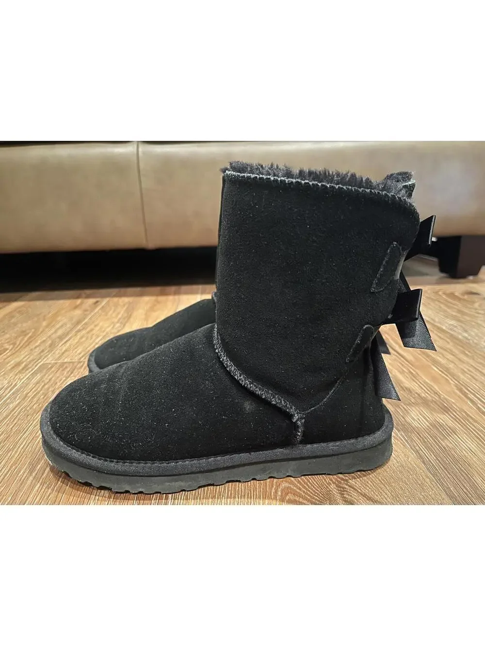 UGG Women's Black Winter Boots with Ribbon Back Detail size 9